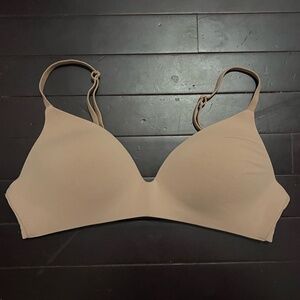 Victorias Secret T-shirt Lightly Lined Wireless Bra 36B